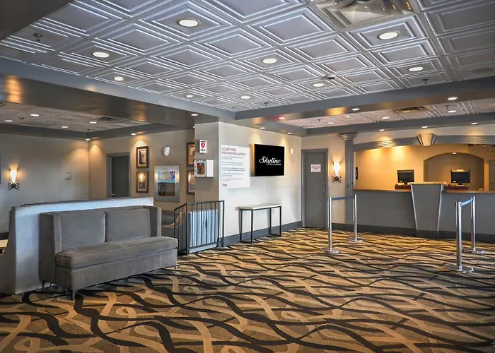 Hotel near College: Skyline Hotel & Waterpark