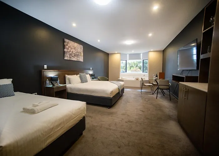 Sfera'S Park Suites & Convention Centre