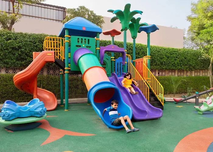 Hotels with tennis Courtyard By Marriott Agra