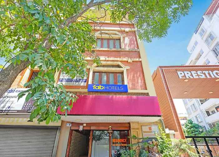 Hotel O Royal Grand Residency Near Lalbagh Botanical Garden