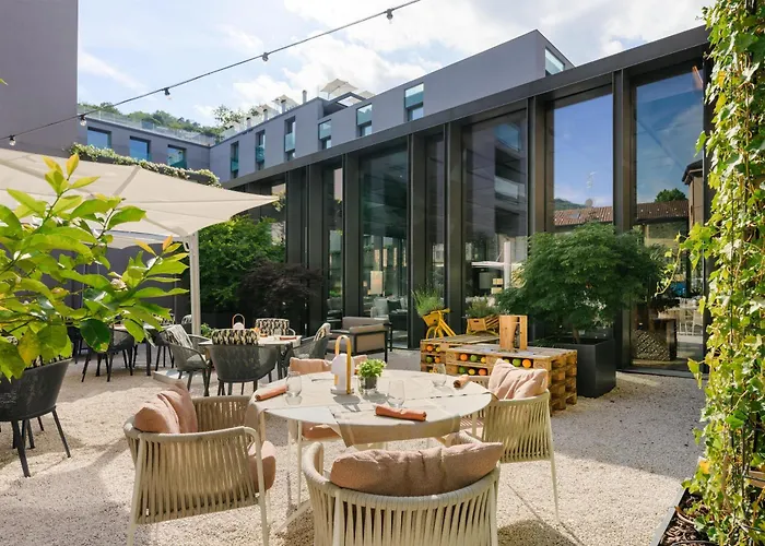 Animaux admis Hilton Lake Como