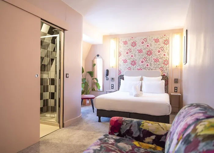 Elsa, Hotel Paris