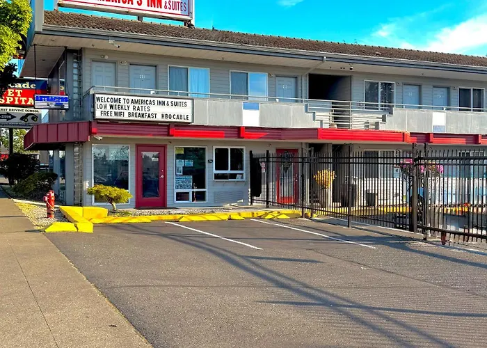 Motel: Americas Inn & Suite
