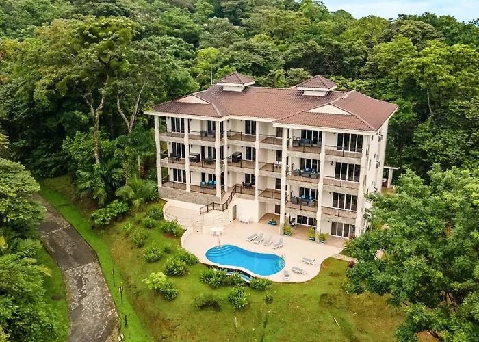 Red Frog Beach Island Resort