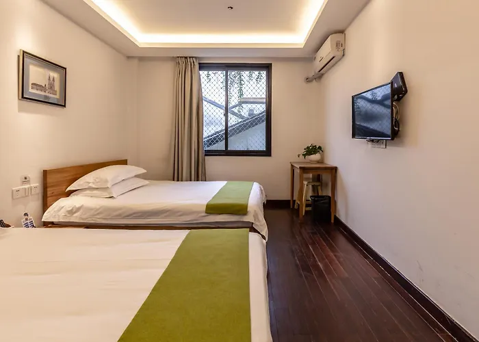 The Hostels Hofang Guest House