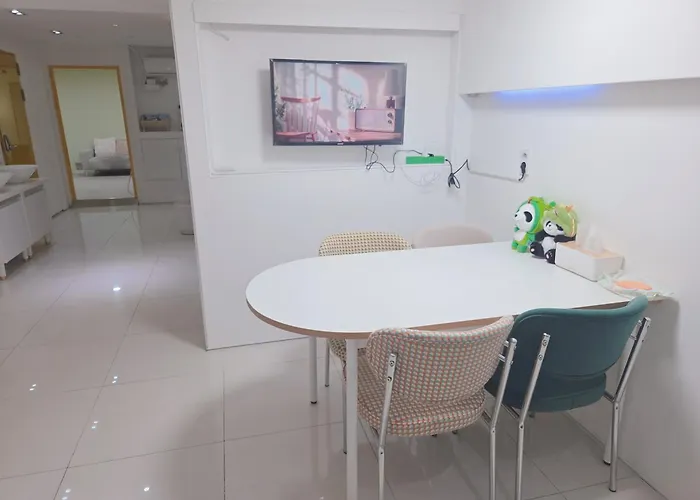 Look Home Guesthouse