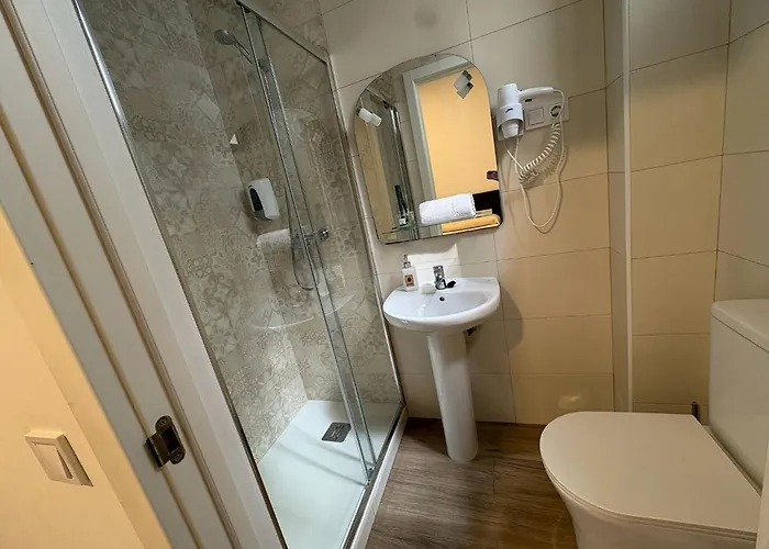 Hostal Andrea Granvia