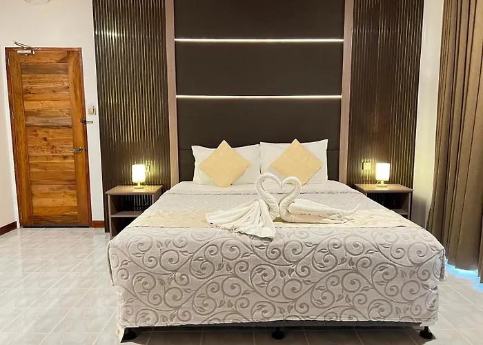 Dog friendly hotels Linaw Beach
