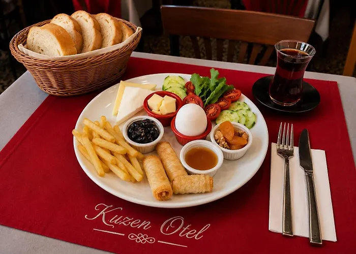 Kuzen Otel