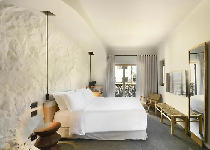  Radisson Blu Zaffron Resort, Santorini (Adults Only)