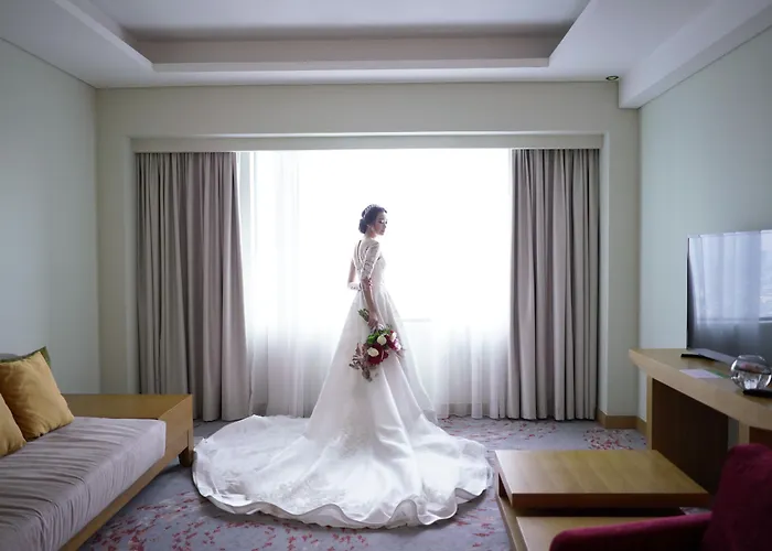  Holiday Inn & Suites Jakarta Gajah Mada By Ihg