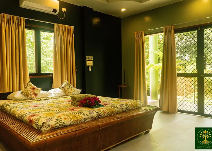 Vista Verde, Family Living