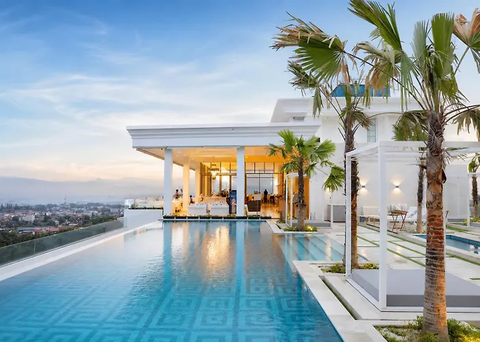 Art Deco Luxury & Residence