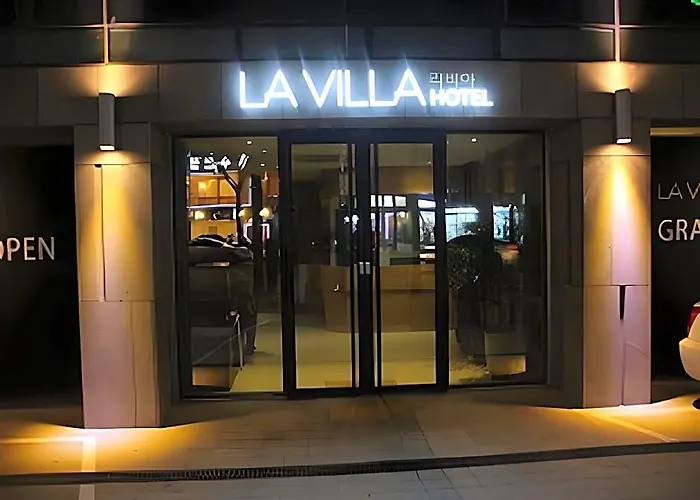 La Villa Hotel