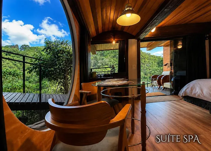 Casa Container 80 - Suítes privativas e sofisticadas integradas à natureza