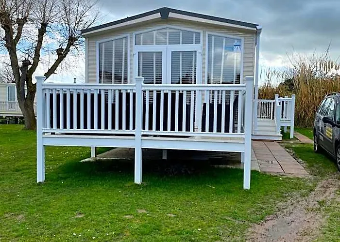 Pets Allowed Hotel Holiday Home At Cherry Tree Holiday Park Burgh Castle Great Yarmouth Norfolk