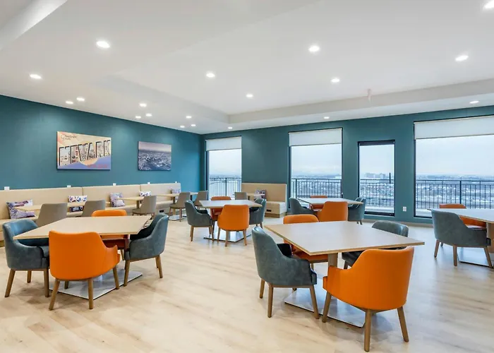 Comfort Inn & Suites Liberty International Airport