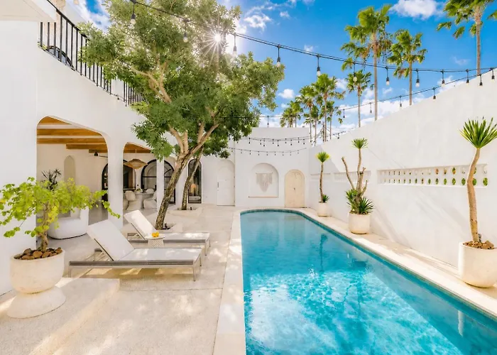 5 Bedrooms Luxury Casa Contenta Canggu