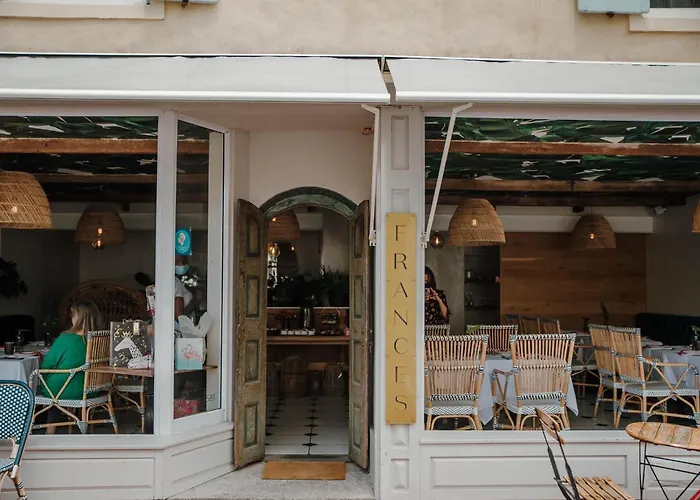 Pension Guide Burgundy Boutique &Spa