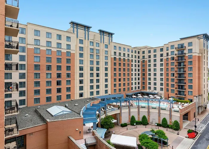 Beach Hotels Club Wyndham National Harbor