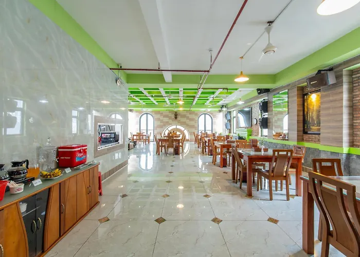 Apogee Hotel
