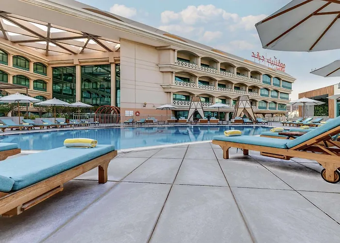  Moevenpick Grand Al Bustan