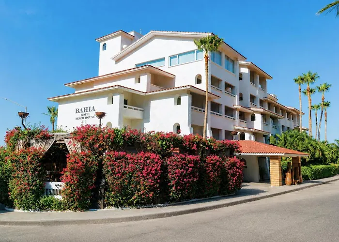 In Luxury hotels Bahia & Beach House