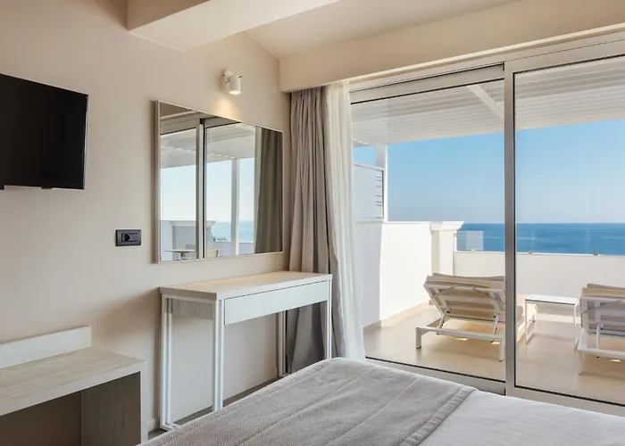 Alexandra Beach Resort & Spa