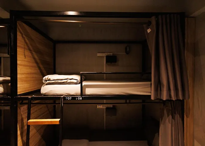  Bed Station Khaosan