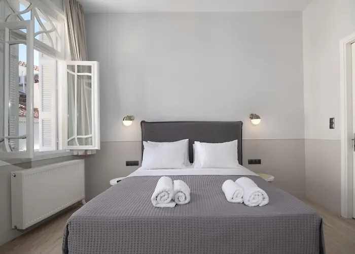 Plaka Arch Suites