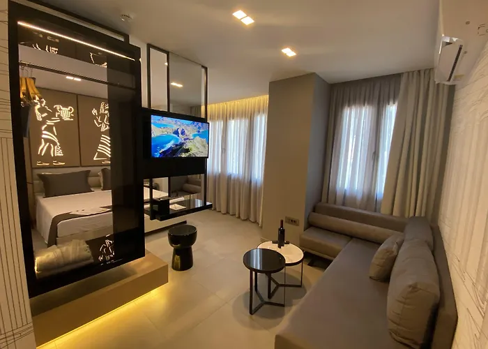 Lavris City Suites