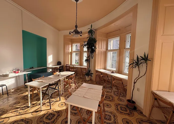 Omega Guesthouse