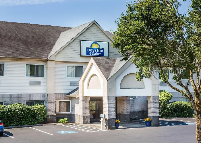Cheap hotels Days Inn & Suites By Wyndham Vancouver