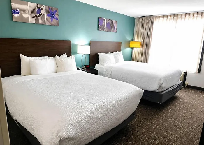 Hotels with pool Sleep Inn & Suites Near Spirit Mountain