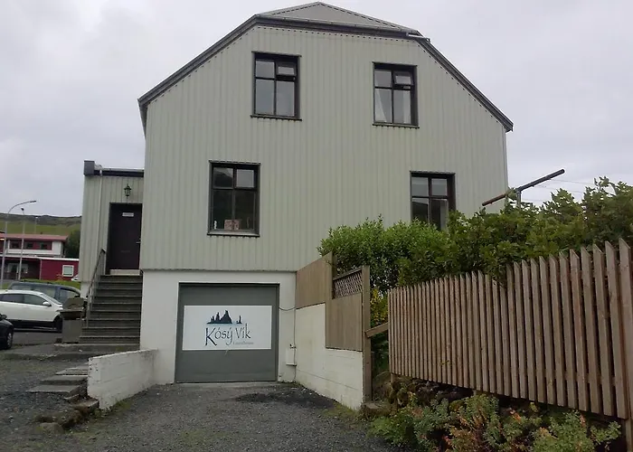 Hotel near College: Kosy Vik