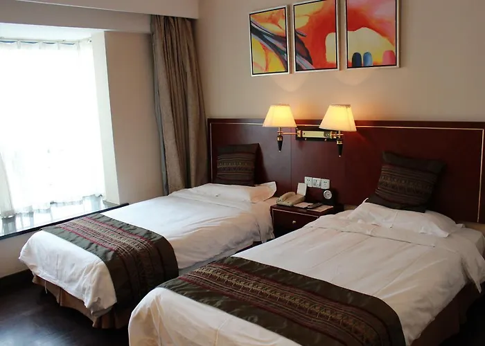 Central hotel: Noahs Hotel Suzhou