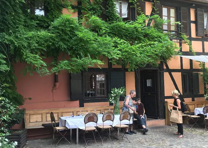 Hôtel de l'aéroport: Hotel Restaurant Le Chut - Petite France