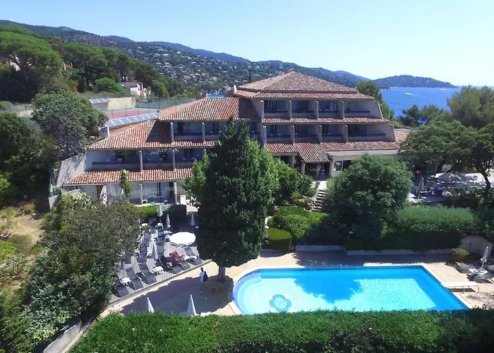 Hôtel avec tennis: 83 Hotel