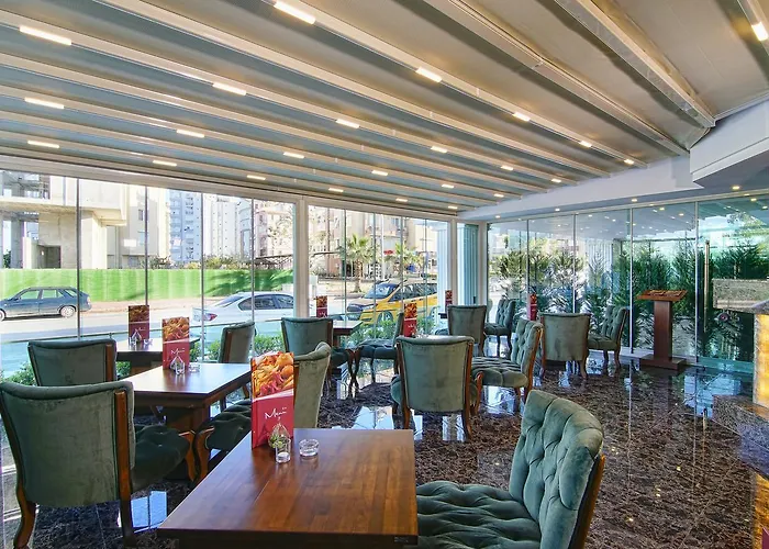 Hotel S White