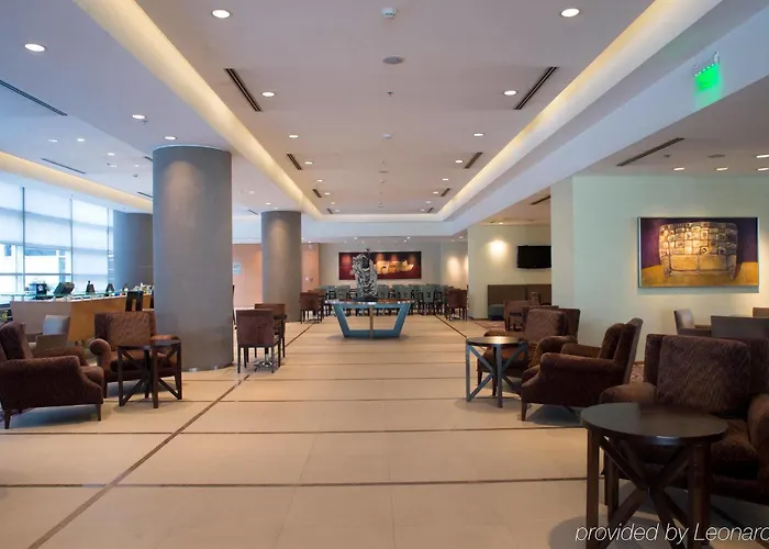  Hilton Mendoza