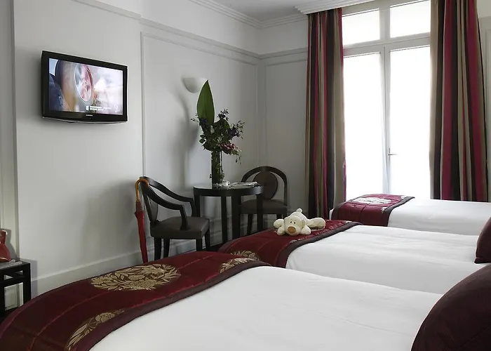 Hotel: Hotel California Champs Elysees