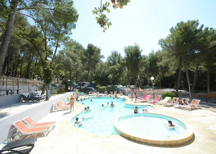 Hotel pres du College: Camping Les Playes