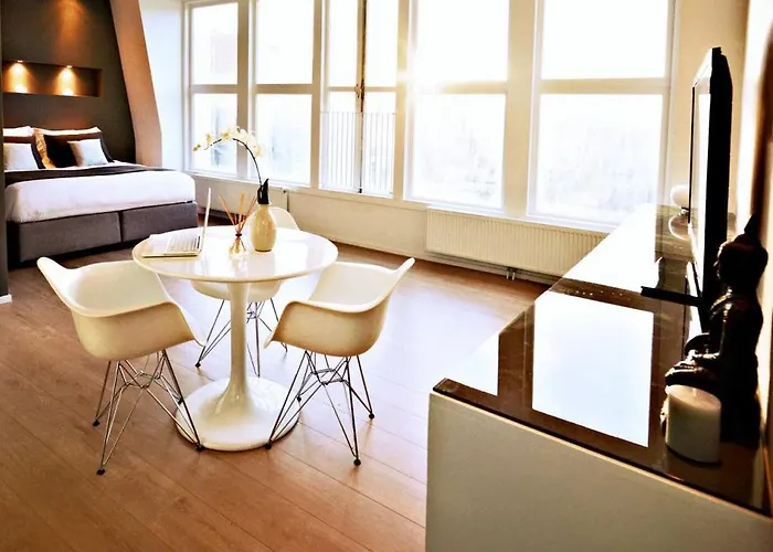 Ams Suites
