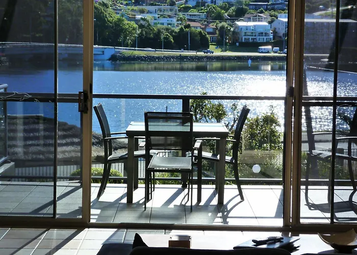 Central hotel: Sails Luxury Apartments Merimbula