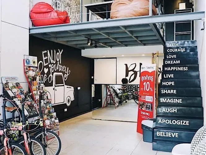 Auberge: Bloomz Hostel