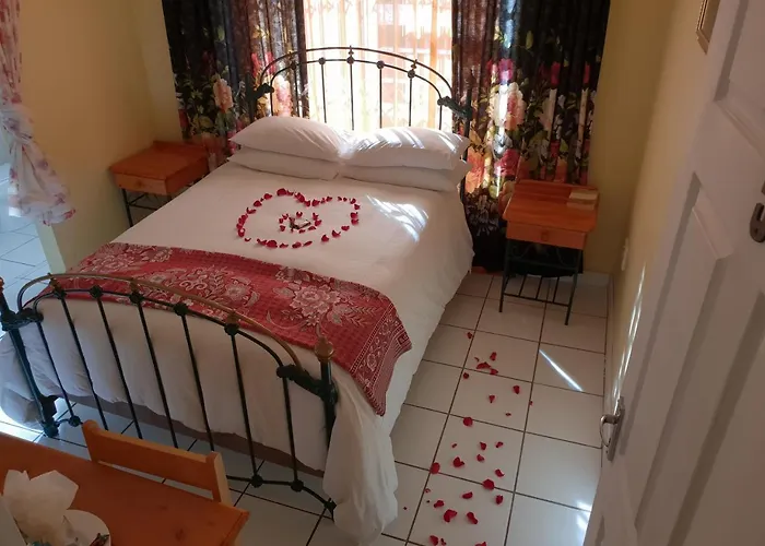 Ebenezer Guesthouse Bluewater Bay