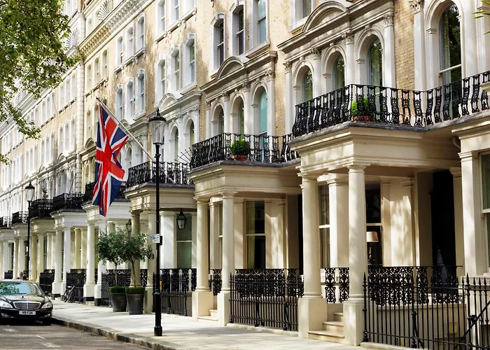 Luxury hotel only: Knightsbridge Hotel, Firmdale Hotels