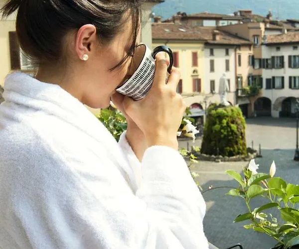  La Quadra Suites - The Super Central s In Iseo, With Daily Housekeeping Included!