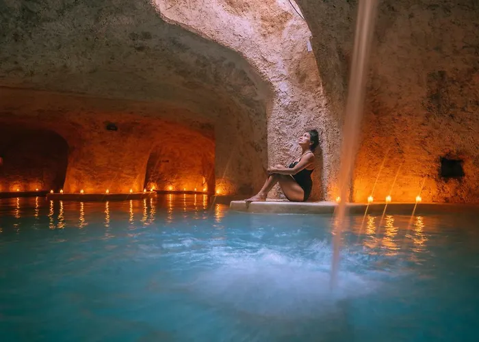 Centraal gelegen hotel: Hotel Zentik Project&Saline Cave