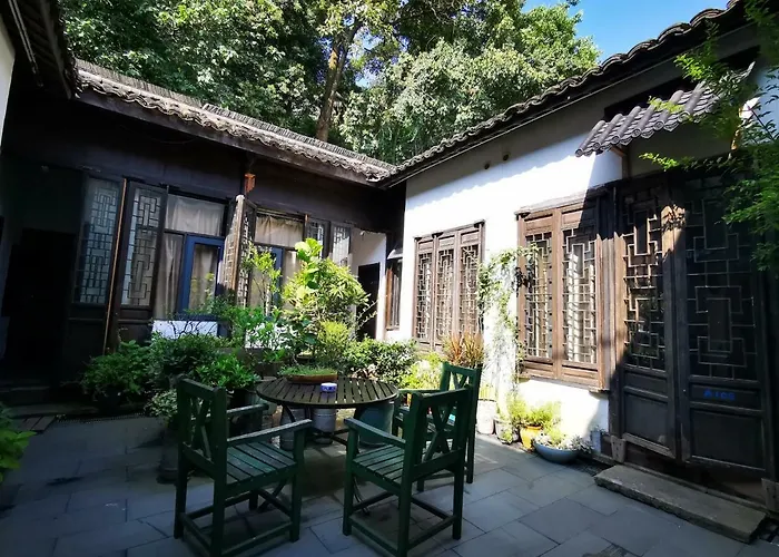 The Hostels Hofang Guest House
